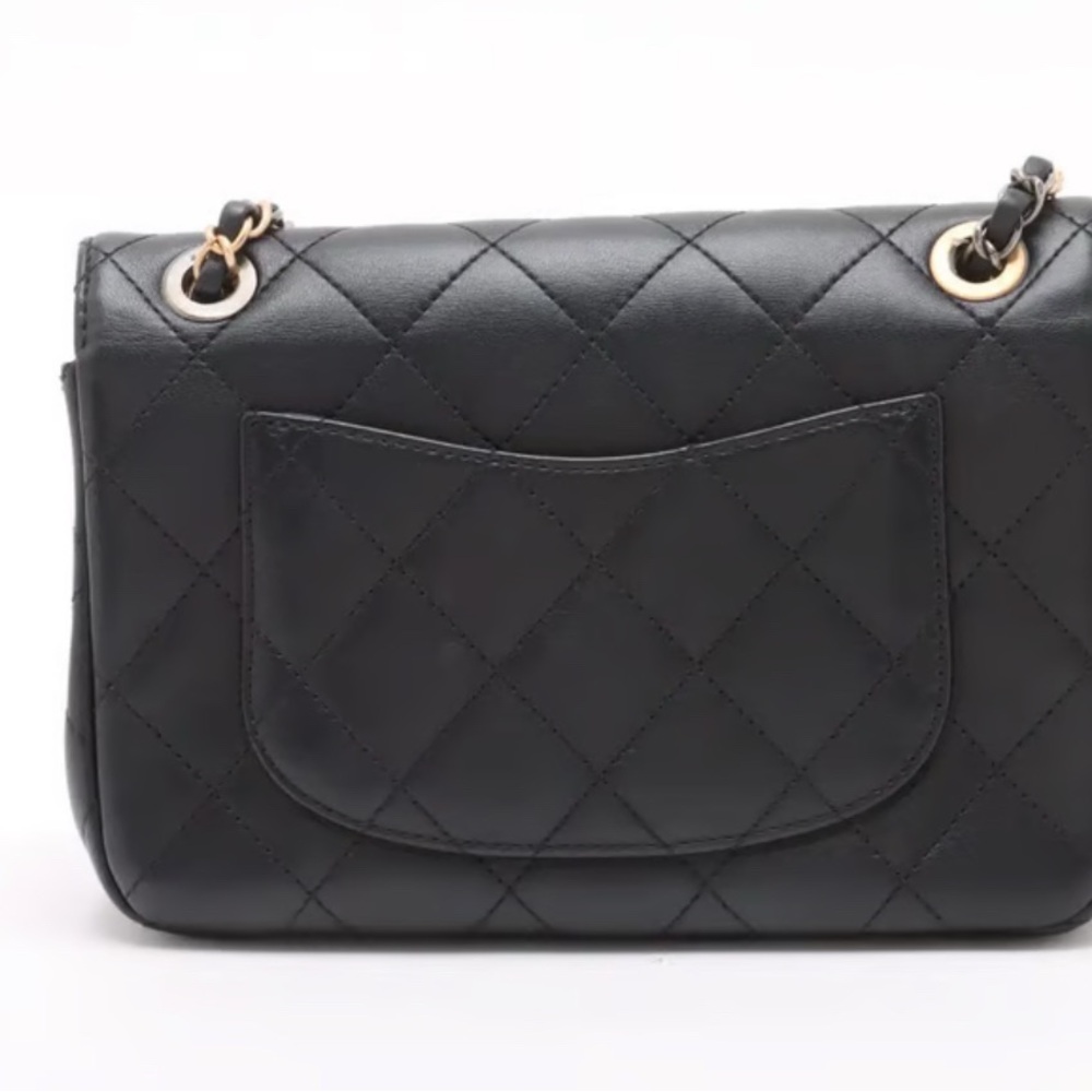 Chanel Black Quilted Coco flips Rectangular Shoulder Bag with Gold Accents - Picture 3 of 7